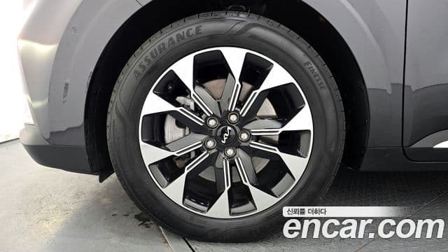 Kia Carnival 2023 — фото 5 из 20