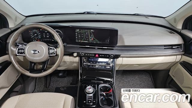 Kia Carnival 2021 — ფოტო 7/20
