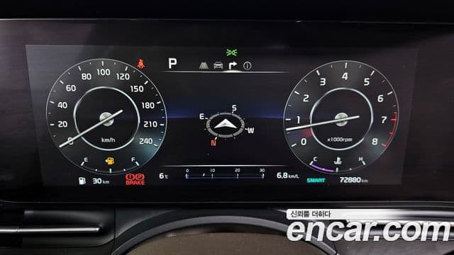 Kia Carnival 2021 — ფოტო 8/20