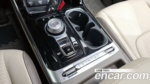 Kia Carnival 2021 — ფოტო 9/20