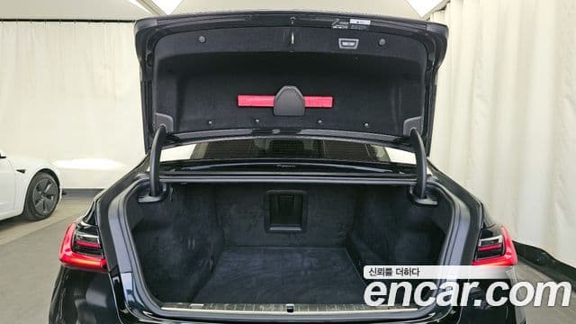 BMW 7 Series 2021 — фото 20 из 20
