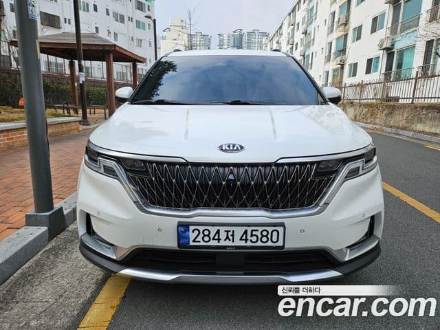 Kia Carnival 2021 — ფოტო 2/20