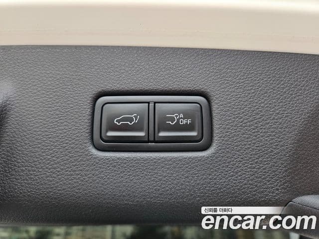 Kia Carnival 2021 — ფოტო 17/20