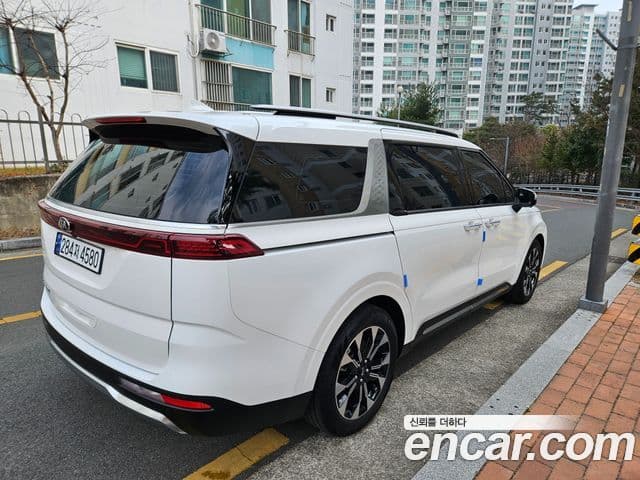 Kia Carnival 2021 — ფოტო 20/20