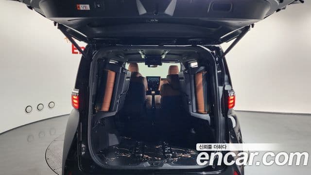 Toyota Alphard 2024 — ფოტო 10/20
