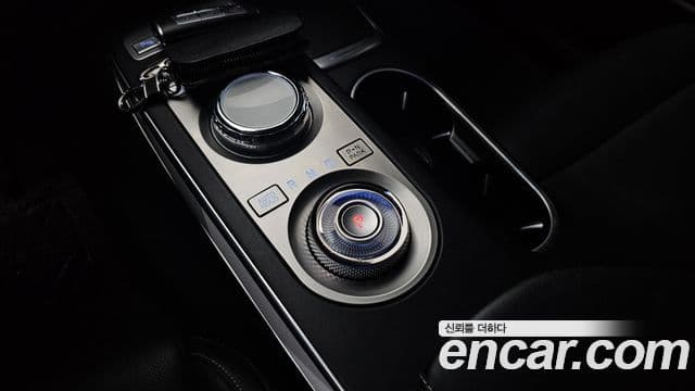 Genesis GV70 2021 — Şəkil 9/20