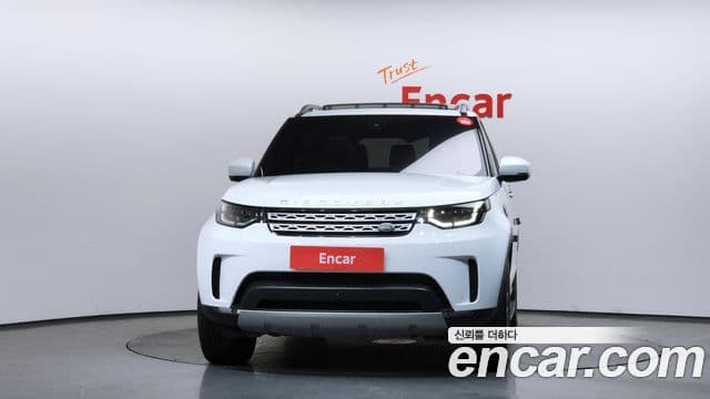 Land Rover Discovery 5 2018 — Фото 3/20