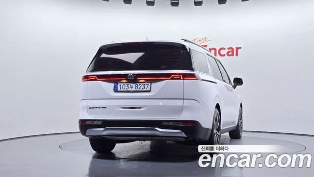 Kia Carnival 2021 — ფოტო 4/20