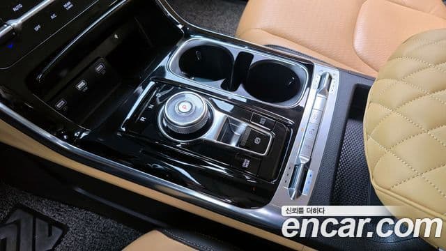 Kia Carnival 2021 — ფოტო 9/20