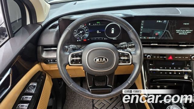 Kia Carnival 2021 — ფოტო 13/20