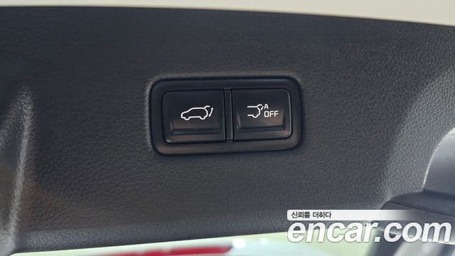 Kia Carnival 2021 — ფოტო 18/20