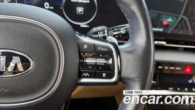 Kia Carnival 2021 — ფოტო 19/20