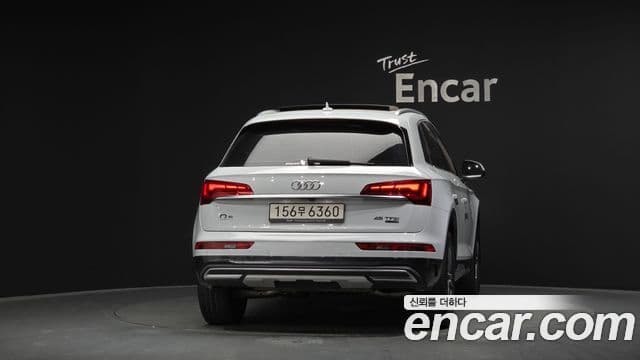 Audi Q5 2021 — ფოტო 4/20