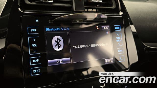 Toyota Prius 2018 — Şəkil 20/20