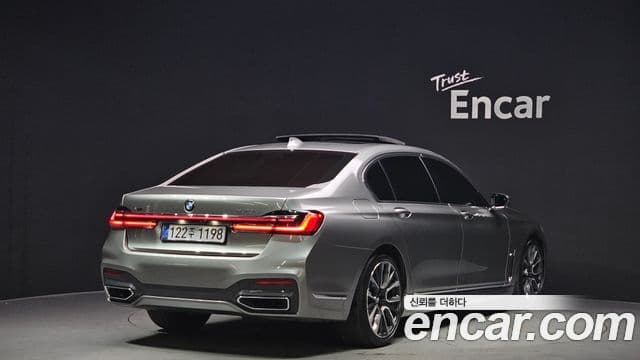 BMW 7 Series 2021 — ფოტო 2/20