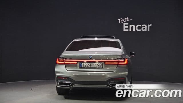 BMW 7 Series 2021 — ფოტო 4/20