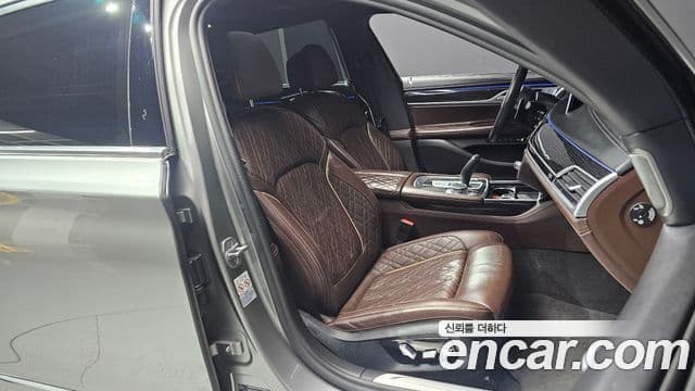 BMW 7 Series 2021 — ფოტო 11/20