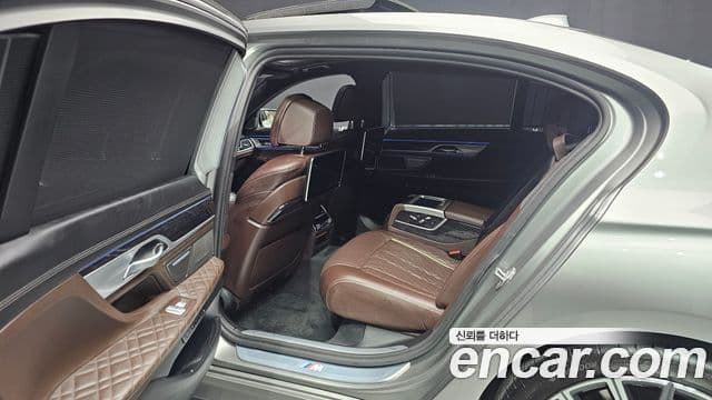 BMW 7 Series 2021 — ფოტო 12/20