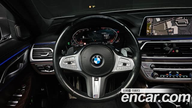 BMW 7 Series 2021 — ფოტო 13/20