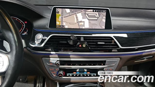 BMW 7 Series 2021 — ფოტო 14/20