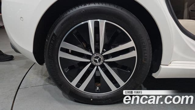 Mercedes-Benz A-Class 2022 — ფოტო 5/20
