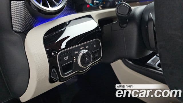 Mercedes-Benz A-Class 2022 — ფოტო 18/20