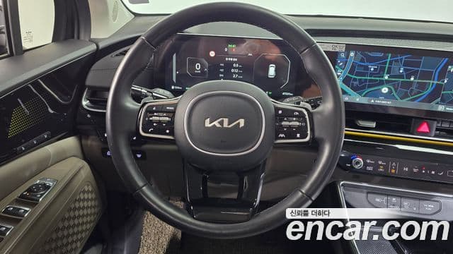 Kia Carnival 2024 — ფოტო 13/20