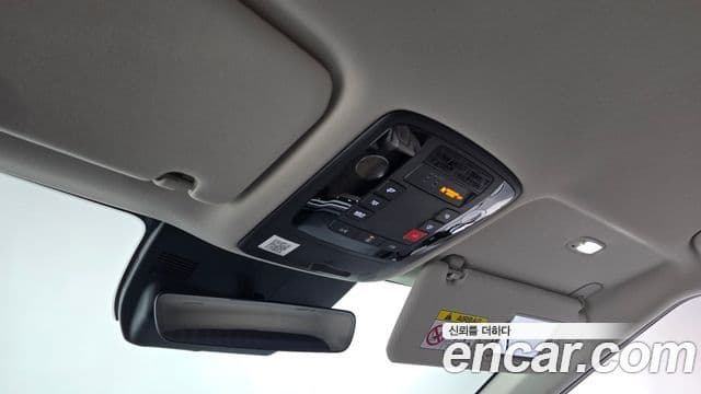 Kia Carnival 2024 — ფოტო 18/20