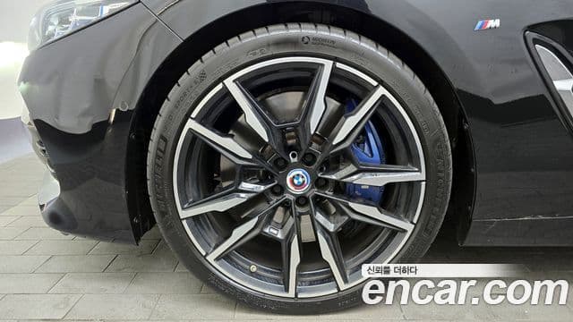 BMW 8 Series 2023 — Şəkil 13/20