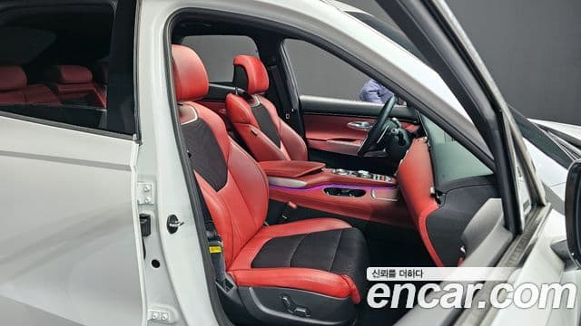 Genesis GV70 2022 — ფოტო 12/20