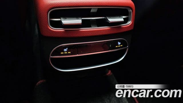 Genesis GV70 2022 — ფოტო 17/20
