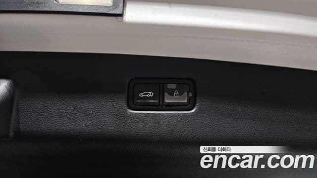 Genesis GV70 2022 — ფოტო 18/20