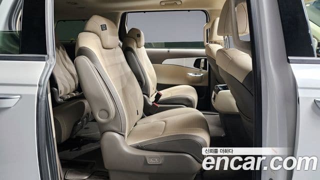 Kia Carnival 2022 — Photo 9/20