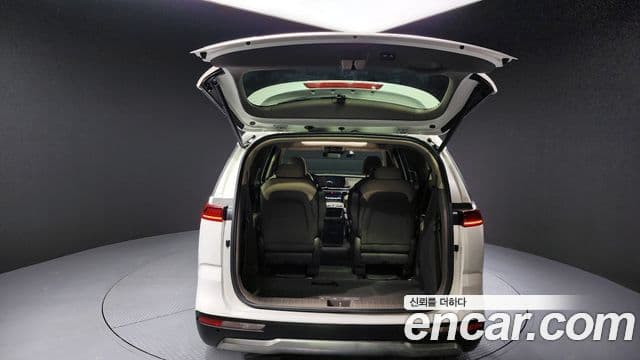Kia Carnival 2022 — Photo 12/20