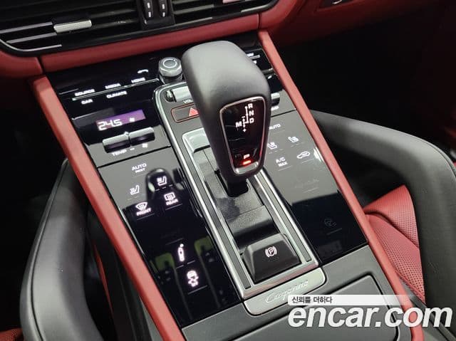 Porsche Cayenne 2023 — Photo 5/20