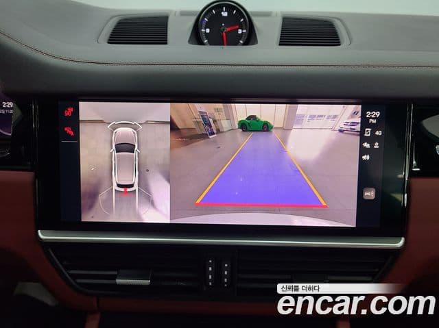 Porsche Cayenne 2023 — Photo 10/20