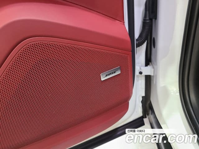 Porsche Cayenne 2023 — Photo 8/20