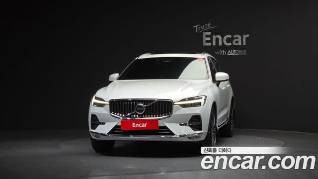 Volvo XC60 2021 — ფოტო 3/20