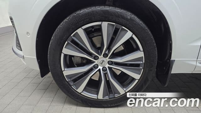 Volvo XC60 2021 — ფოტო 5/20