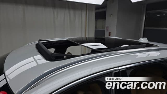Volvo XC60 2021 — ფოტო 19/20