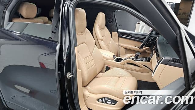 Porsche Cayenne 2021 — Şəkil 12/20