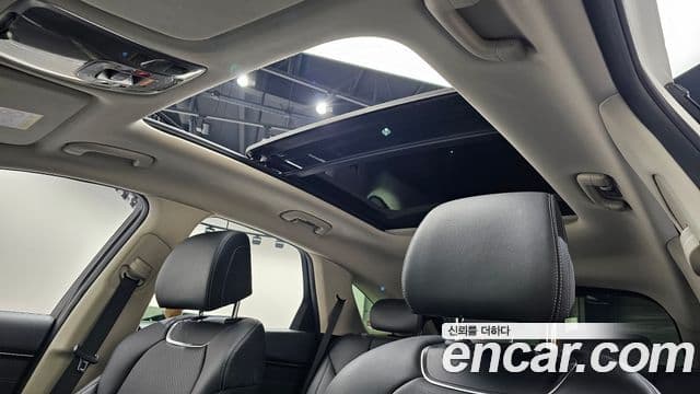 Genesis GV70 2022 — ფოტო 19/20