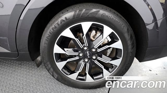 Kia Carnival 2021 — ფოტო 5/20