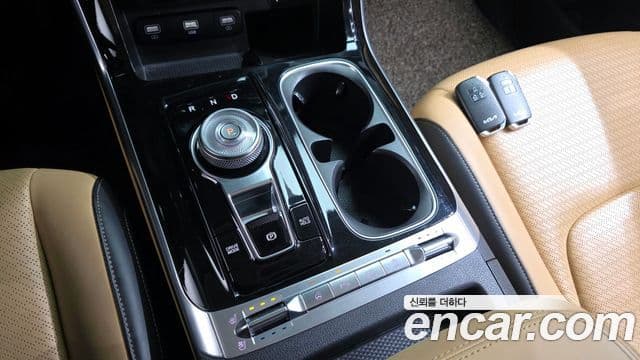 Kia Carnival 2021 — ფოტო 9/20