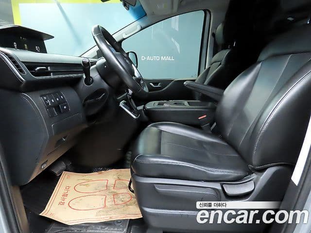 Hyundai Staria 2022 — ფოტო 2/20