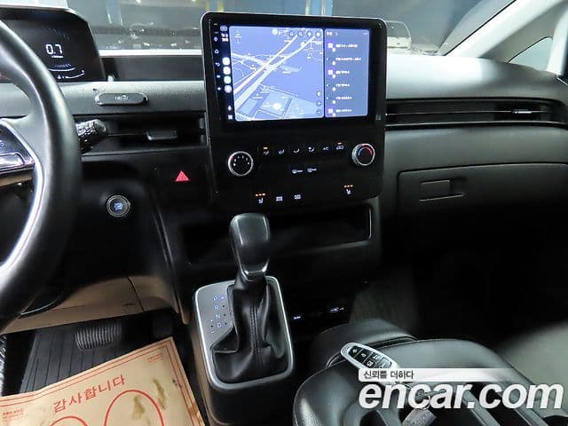 Hyundai Staria 2022 — ფოტო 7/20