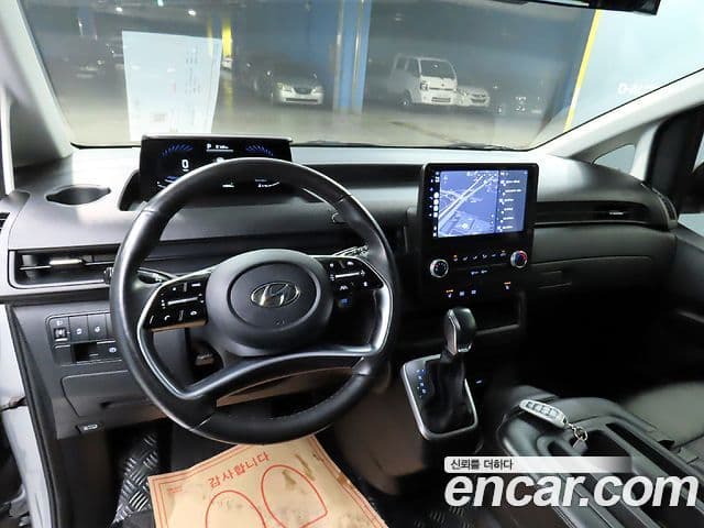 Hyundai Staria 2022 — ფოტო 11/20