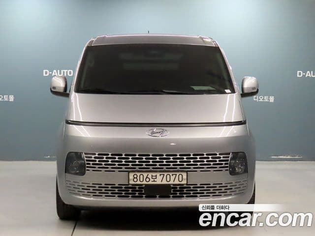 Hyundai Staria 2022 — ფოტო 14/20