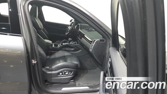 Porsche Cayenne 2020 — Şəkil 11/20