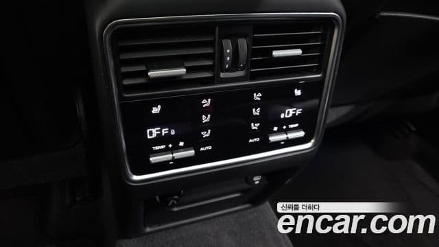 Porsche Cayenne 2020 — Şəkil 18/20